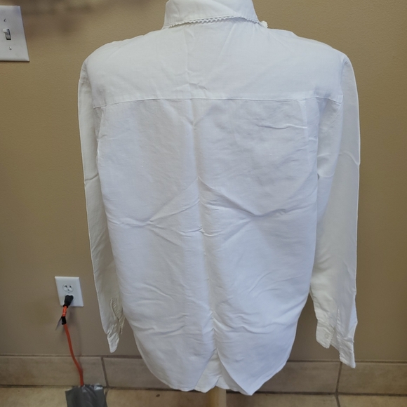 New Blouse - Picture 3 of 5